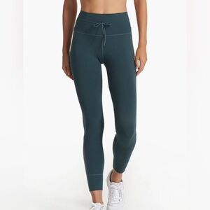 Vuori Women’s Daily Leggings with *SOLD OUT Online* NWT in Beryl (Blue/Green)